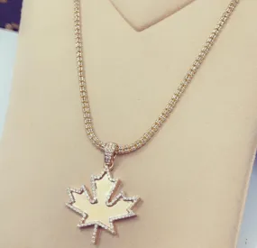 Diamond maple leaf pendant & ice chain