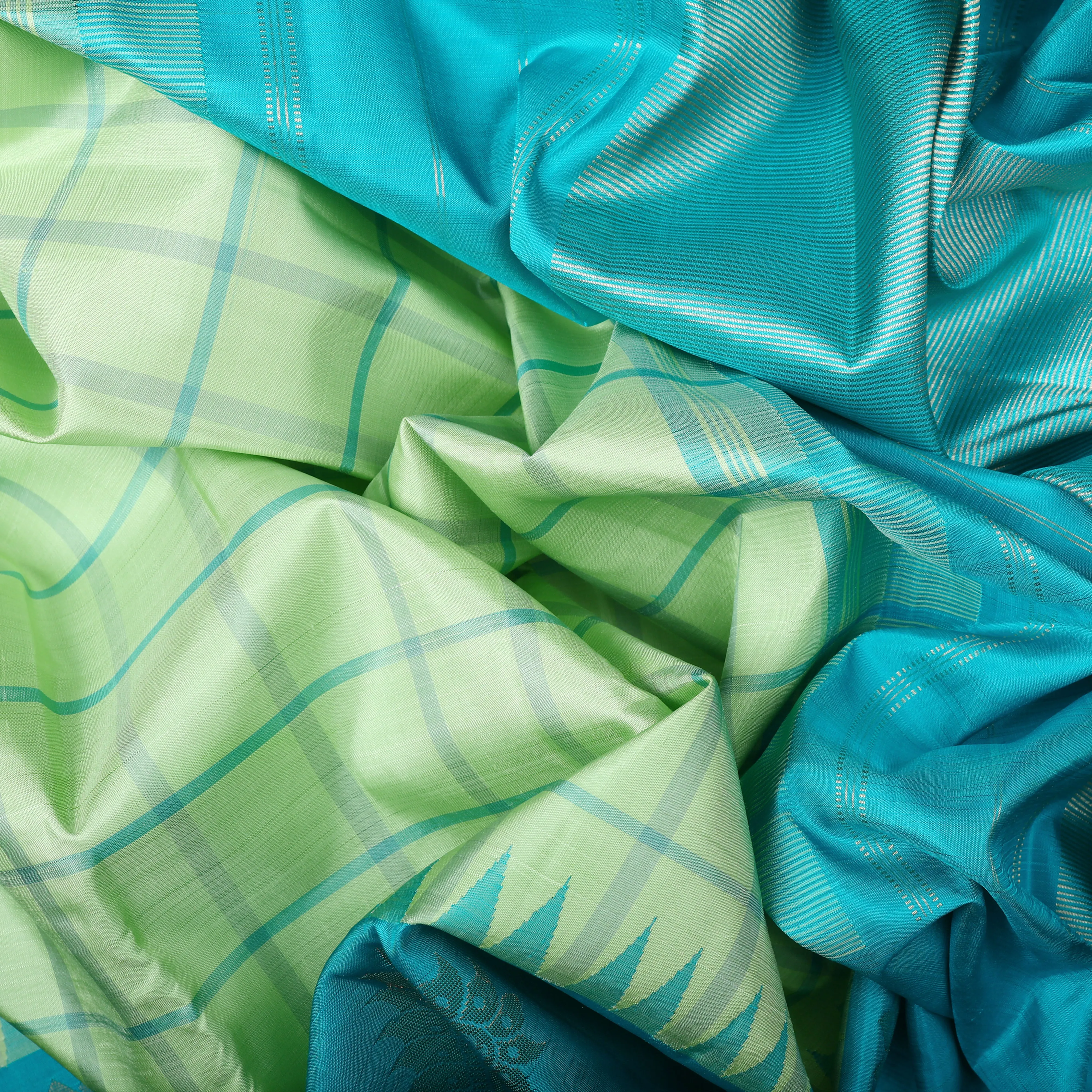 Handwoven Green with Blue Kanjivaram Silk Saree - 679T003093DSC