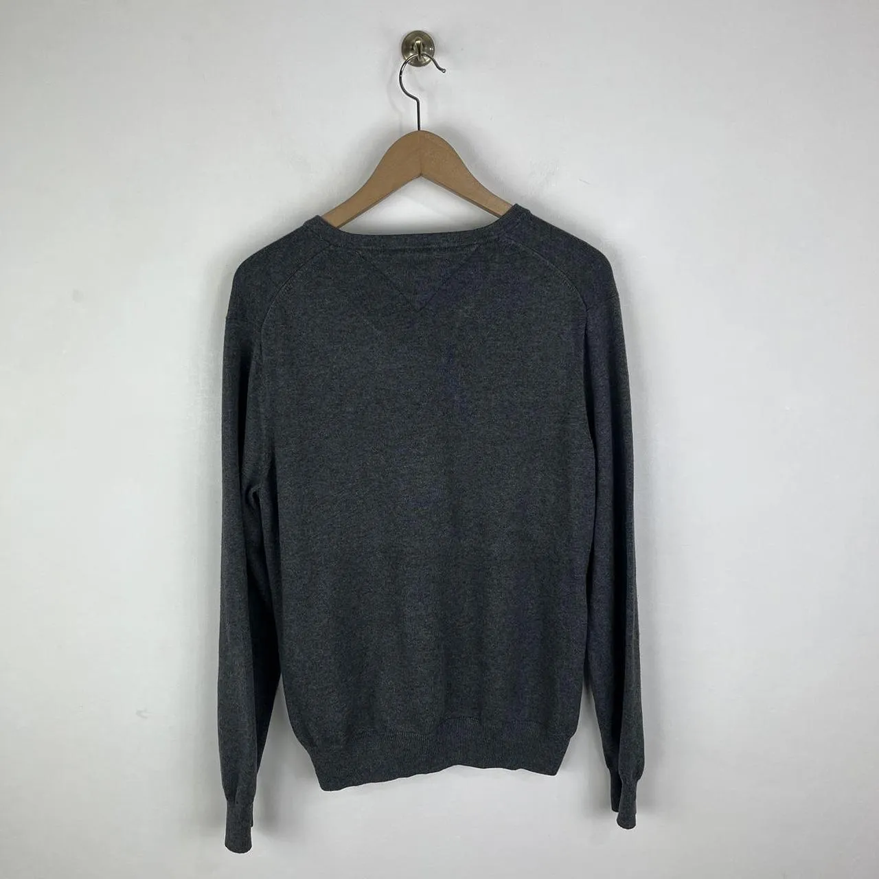 Vintage Tommy Hilfiger Jumper (Large)